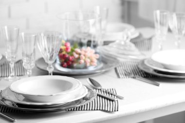 Tablo lokantada ayarla