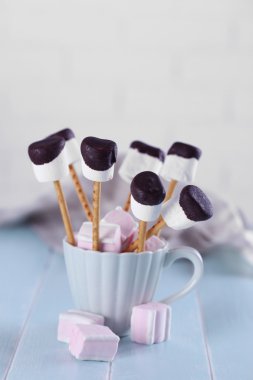 Çikolata ile lezzetli şekerleme