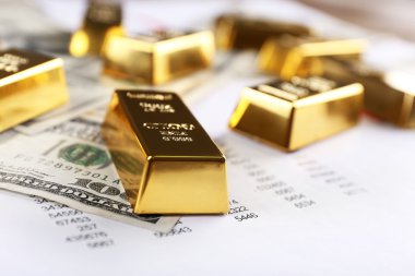 Altın külçelerini Doları banknot ile