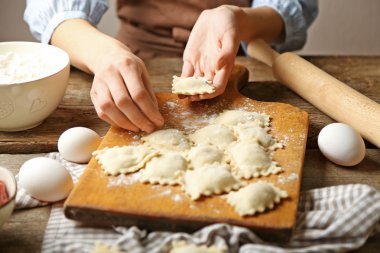 Mantı pişirme işlemi 