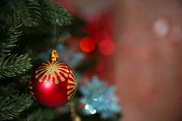 Árbol de Navidad con decoración — Foto de Stock