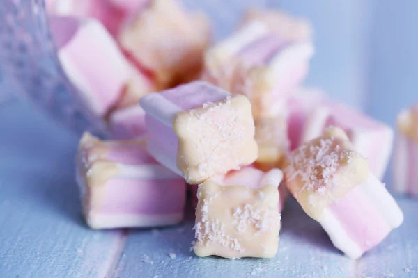 Leckere Marshmallows mit Schokolade — Stockfoto