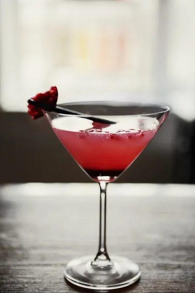 Glass of cocktail on background — Stock Photo, Image