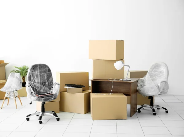Moving cardboard boxes — Stock Photo, Image