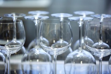 Kalkık ayaklı büyük kadehler 