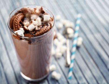 Lezzetli süt kokteyl 