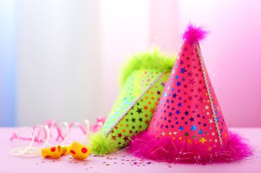 güzel parti şapkaları