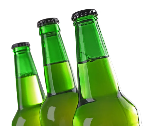 Flaskor med färskt öl — Stockfoto