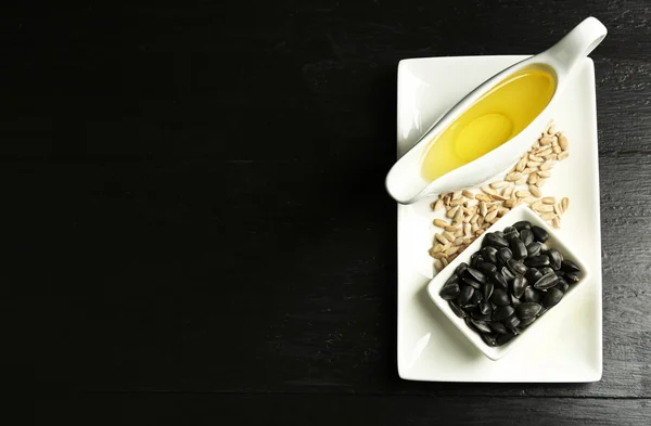 Sunflower seeds with oil — Stock Photo, Image