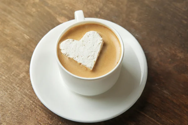 Cup of coffee with marshmallow — Stock Photo, Image