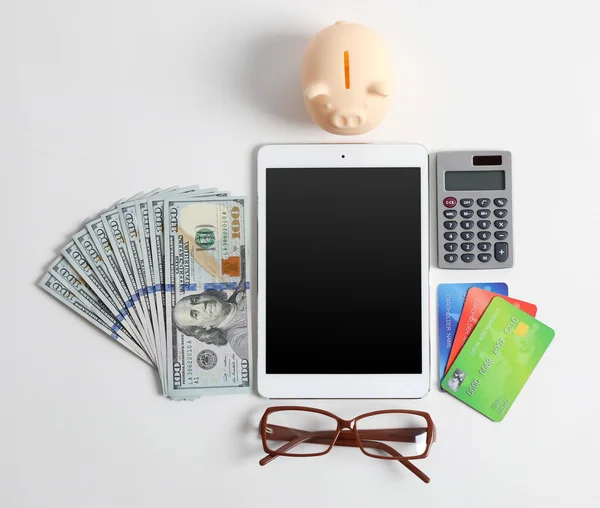 Geschäftsmann-Accessoires auf dem Tisch — Stockfoto