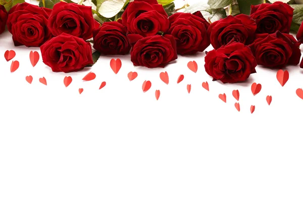 Rosas rojas con corazones pequeños aislados — Foto de Stock