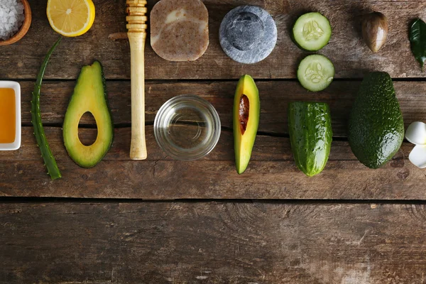 Entspannende Avocado-Wellness-Behandlung — Stockfoto