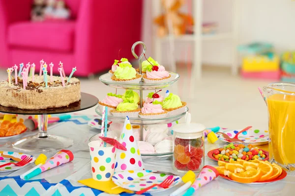 Bunte Desserttafel — Stockfoto