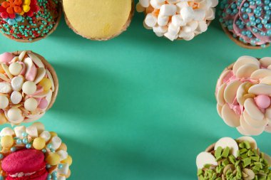 Özgün dekorasyonu ile lezzetli kek 