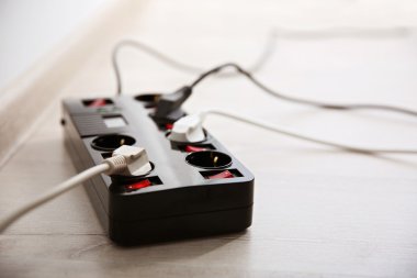 Aşırı yüklenmiş güç kartı