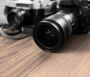 Yeni ve eski fotoğraf makinesi 