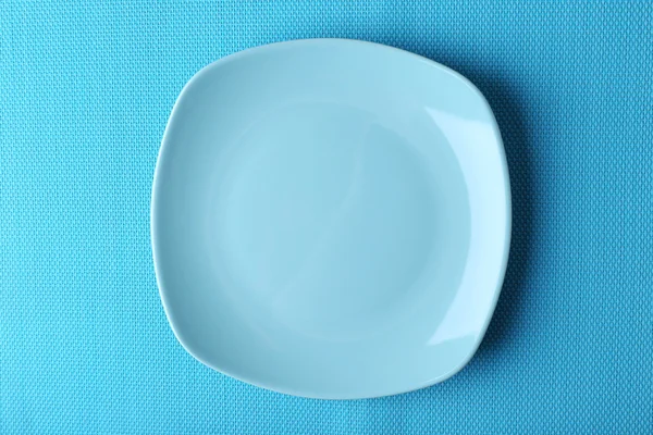 Порожня тарілка на кухні — стокове фото