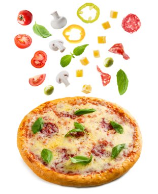 Düşen sebze ile lezzetli pizza