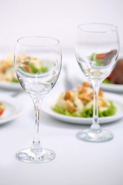 Şarap restoranda akşam yemeği