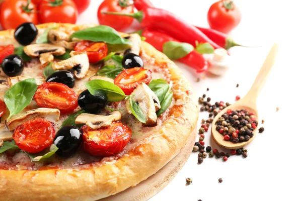 Вкусная пицца с овощами — стоковое фото