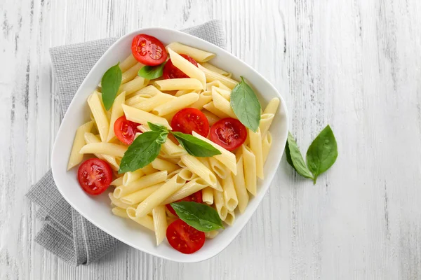 Pasta met kerstomaten — Stockfoto