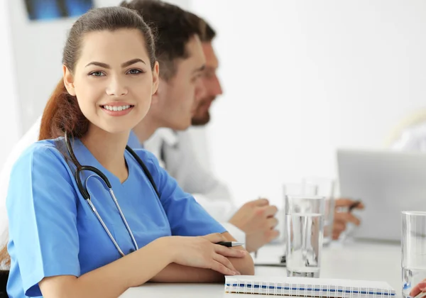 Medical Doctors Sitting Meeting Modern Hospital — Stock Photo, Image