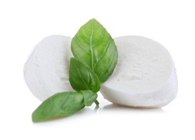 Fesleğenli izole lezzetli Mozzarella peyniri