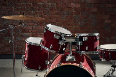 Kırmızı davul seti 