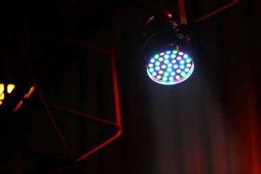 Bir Konser Salonu'nda sahne ışıkları