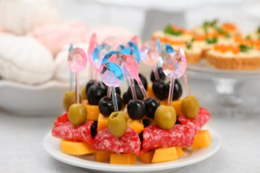 Soğuk aperatifler kümesi