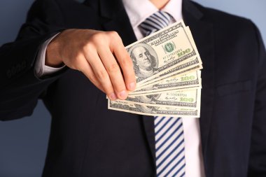 Adam holding banknot hayranıyım