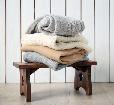 yün elbise yığını 