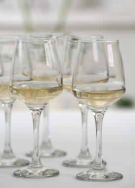 Beyaz şarap bardakları 