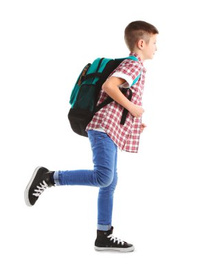 sırt çantası doğru çalışan çocukla