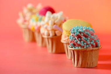 Özgün dekorasyonu ile lezzetli kek