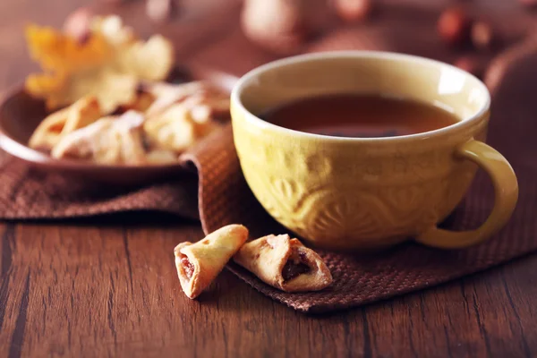 Kopje thee met herfst decor — Stockfoto