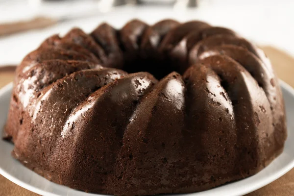 Chocolate cake on plate — Stock Photo, Image