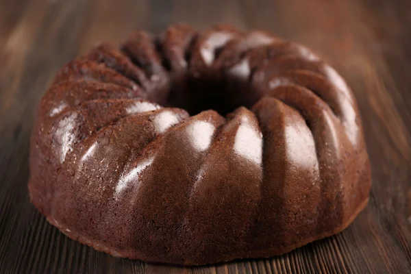 Schokoladenkuchen auf braun — Stockfoto