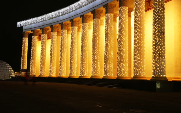 Iluminação de Natal na coluna — Fotografia de Stock