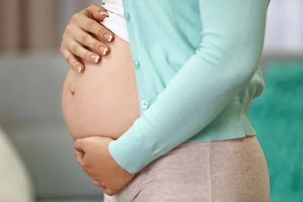 Şirin hamile kadın — Stok fotoğraf