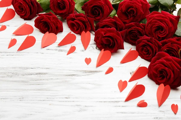 Červené růže s malým srdce — Stock fotografie