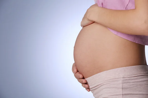 Leuke zwangere vrouw — Stockfoto