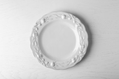 Beyaz tahta üzerinde boş levha