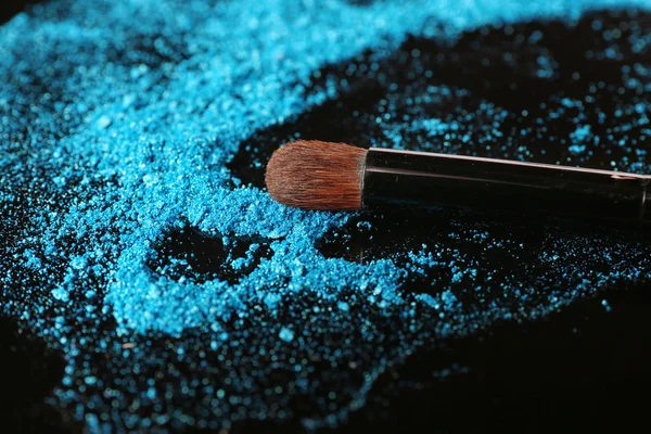 Makeup brush with eye shadow — Stock Photo, Image