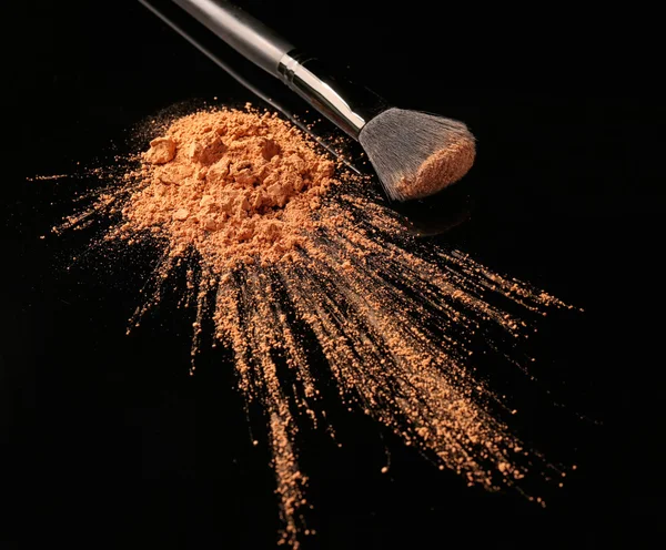 Makeup brush with powder — Stock Photo, Image