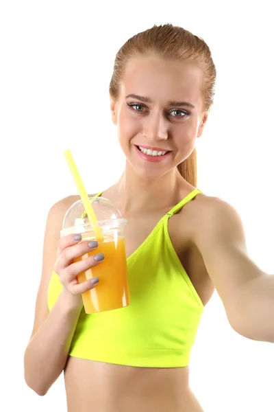 Mujer joven con taza de jugo de naranja —  Fotos de Stock