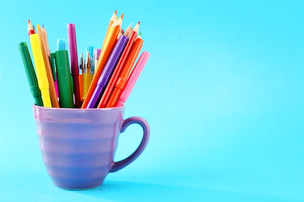 Colorful stationery in cup — Stock Photo, Image