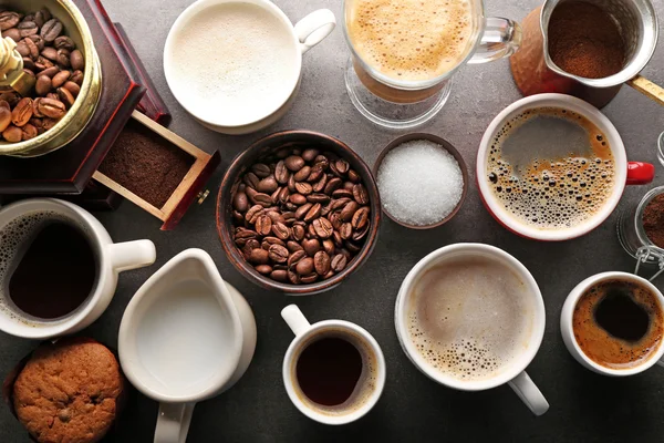 Różne rodzaje kawy w pucharach — Zdjęcie stockowe