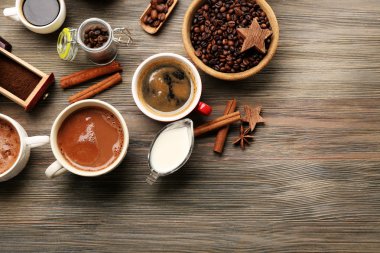 Baharat ile çeşitli taze kahve 